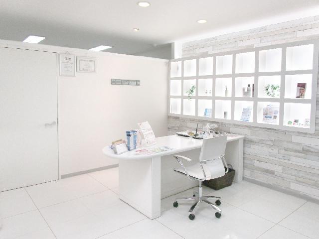 【ドーズ美容外科 男たちの美容外科 福岡院】福岡市博多区博多駅東／月給22〜39万円