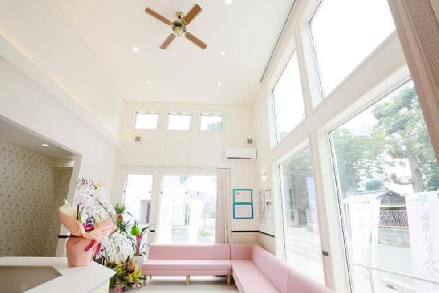 【はなふさ皮膚科 新座院】新座市野火止／月給28万円〜／看護師求人／水日祝休み／年間休日123日／未経験歓迎／皮膚科・美容皮膚科クリニック／