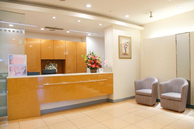 【城本クリニック 大阪院】大阪市北区／月給30万円／報奨金制度有／未経験歓迎／開院30年以上の歴史ある美容クリニック！